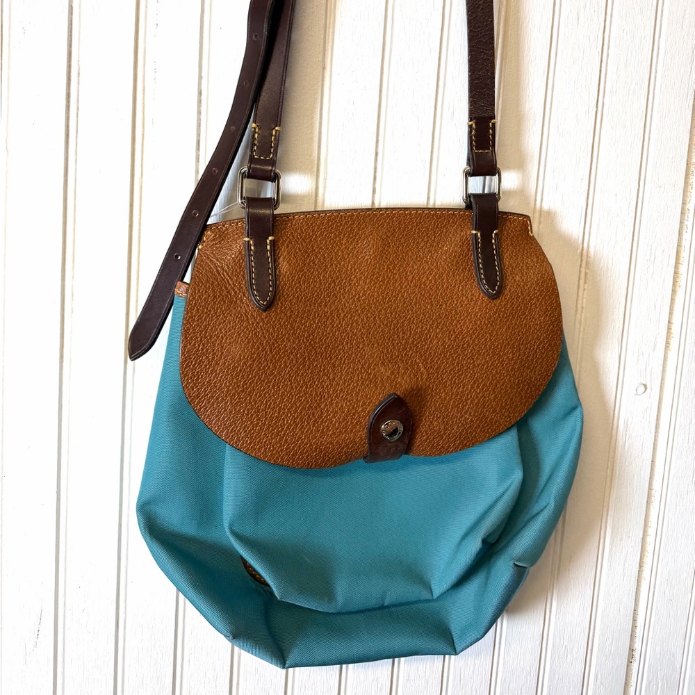 EUC Vintage Dooney & Bourke Crossbody